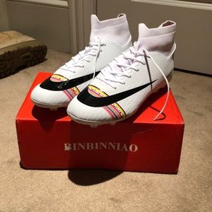 These are some new binbinniao soccer cleats never been worn men’s size 10